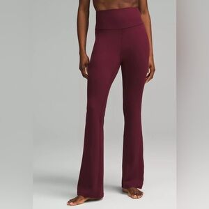 Lululemon Groove Nulu Super-High-Rise Flared Pant
Regular